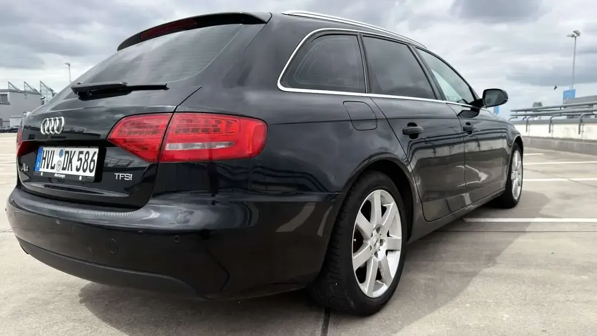 Gebraucht Audi A4 Ambiente 160 PS (117 kW) 2011 Schwarz Kombi