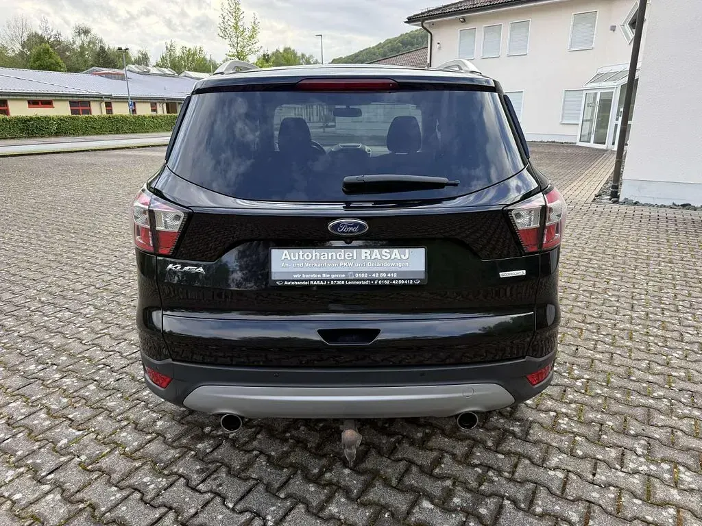 Usata Ford Kuga 150 CV (110 kW) 2017 Nero SUV