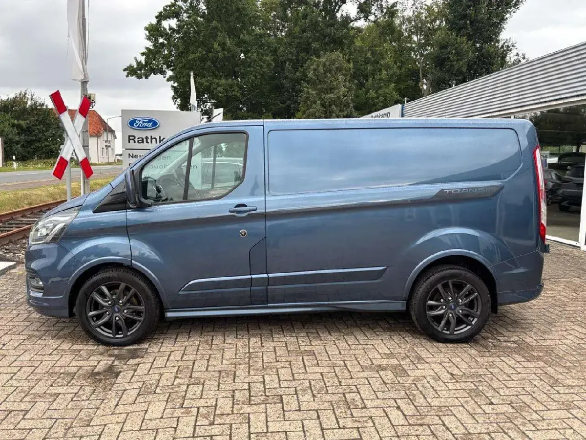 Gebraucht Ford Transit Custom Sport 185 PS (136 kW) 2019 Chromablau metallic Van