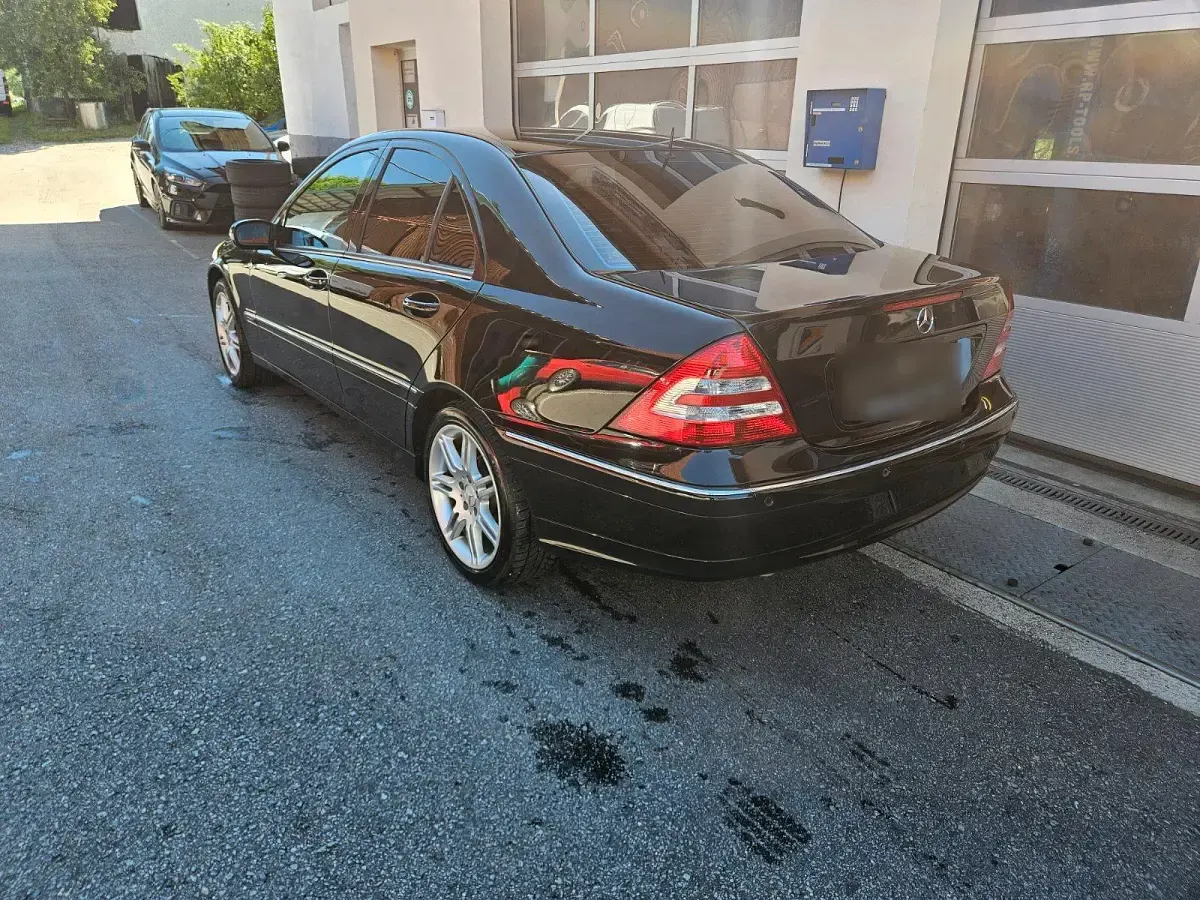 Gebraucht Mercedes C230 Avantgarde 204 PS (150 kW) 2007 Schwarz Limousine