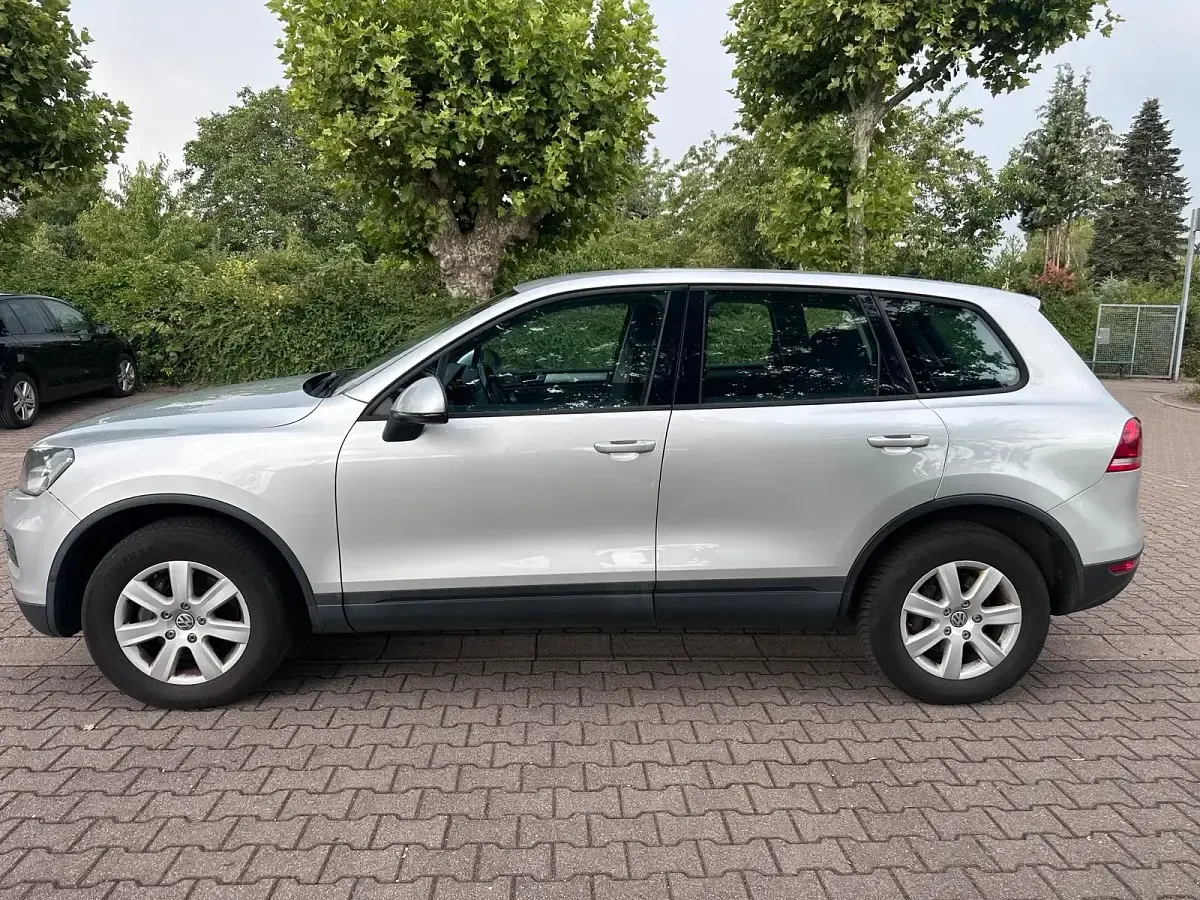 Gebraucht VW Touareg 240 PS (176 kW) 2010 Silber SUV