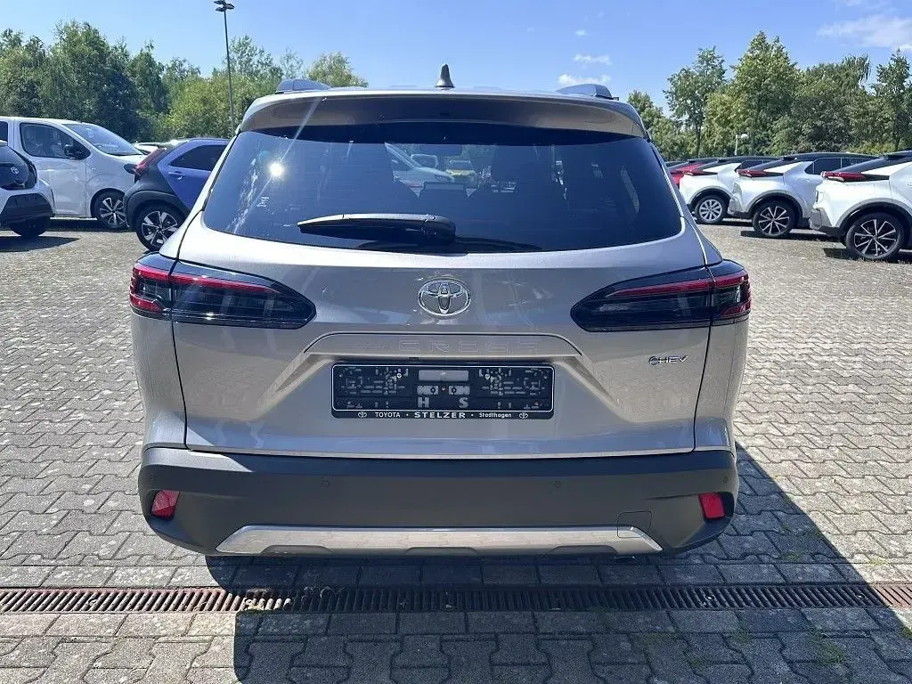 Neu Toyota Corolla Cross 178 PS (130 kW) 2026 Grau SUV