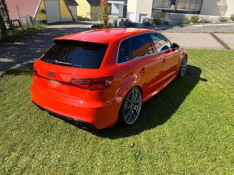 Gebraucht Audi RS3 Sport 367 PS (269 kW) 2016 Rot Limousine