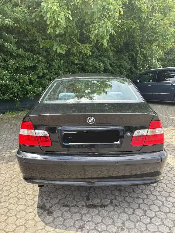 Gebraucht BMW 320 150 PS (110 kW) 2003 Schwarz Limousine