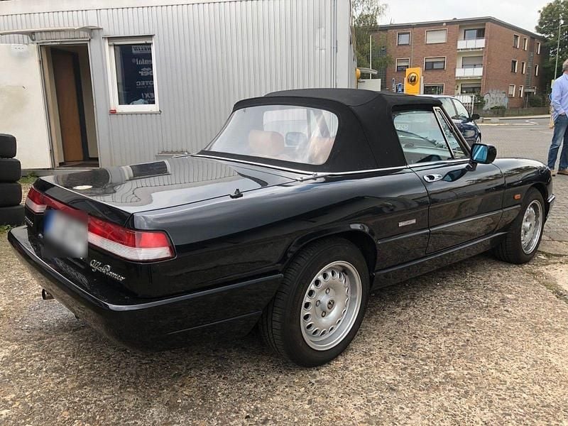 Gebraucht Alfa Romeo Spider 125 PS (91 kW) 1991 Schwarz Cabrio