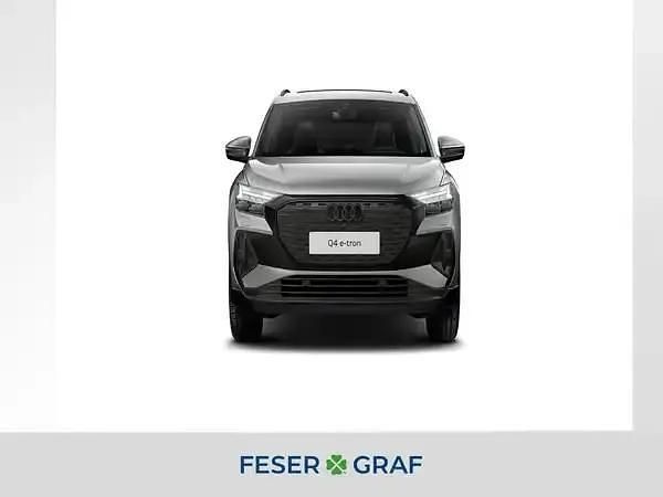 Taifungrau metallic Neu 2025 Audi Q4 e-tron Ambiente SUV | 58.288 € (Etwas zu teuer) - Bild 1/1