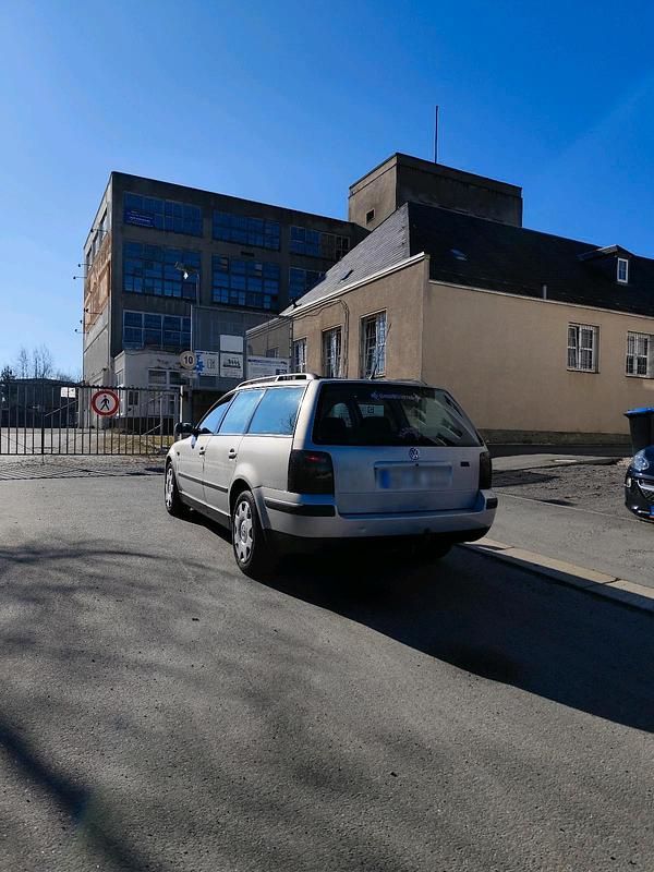 Gebraucht VW Passat 125 PS (91 kW) 1999 Silber Kombi