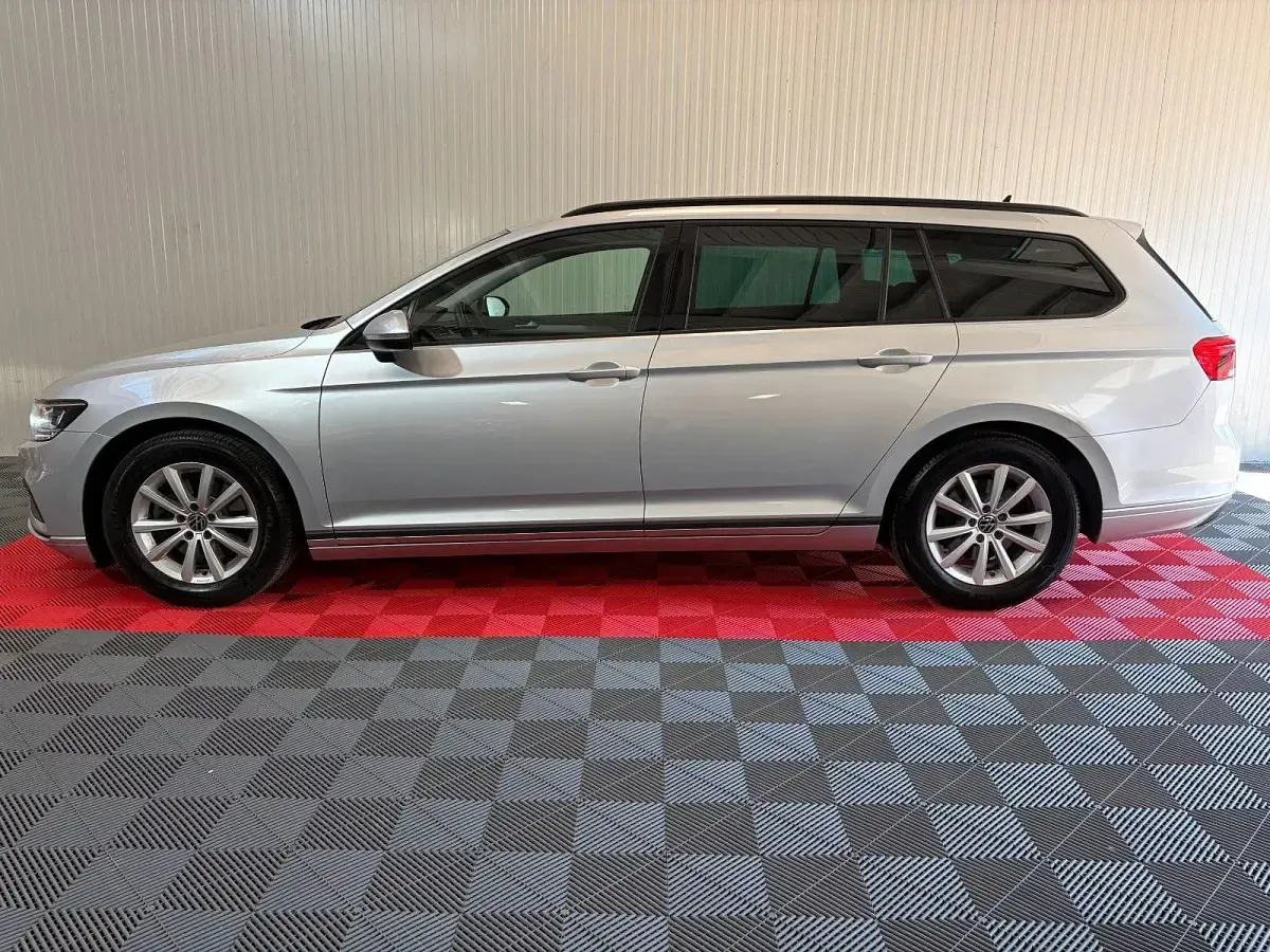 Gebraucht VW Passat 150 PS (110 kW) 2020 Silber Kombi