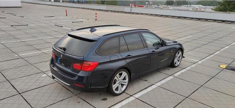 Gebraucht BMW 328 245 PS (180 kW) 2014 Blau Kombi