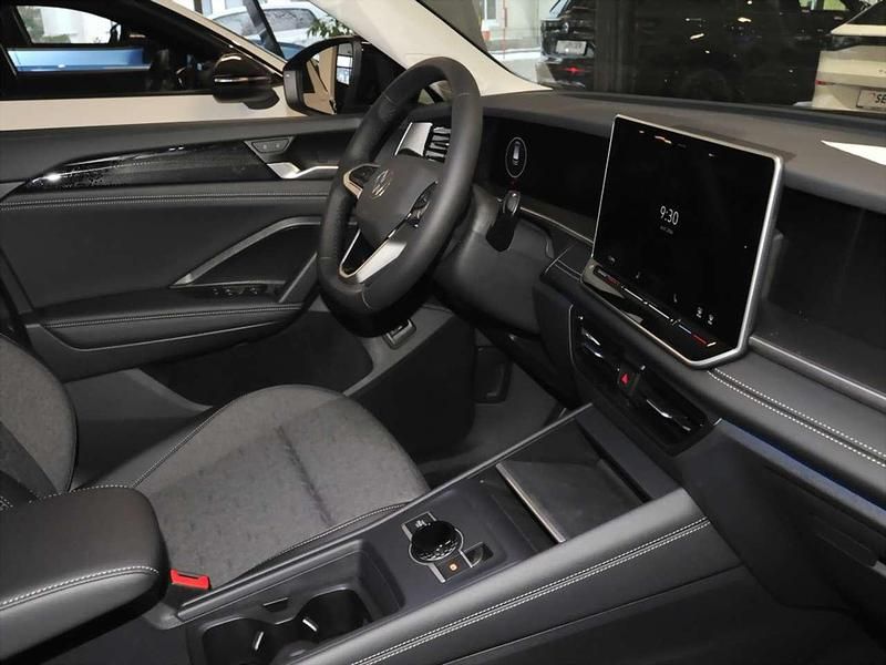 Neu VW Tayron Life 150 PS (110 kW) 2025 Ultra violett SUV