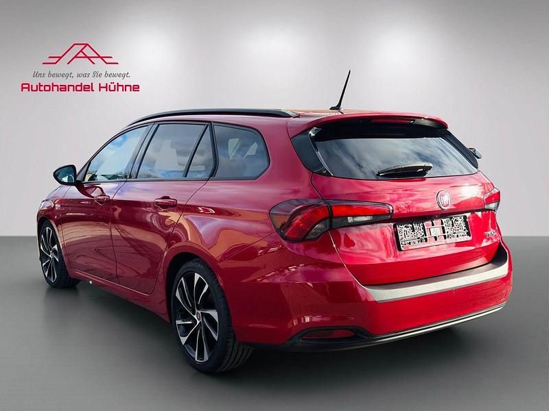 Gebraucht Fiat Tipo S 120 PS (88 kW) 2018 Rot Kombi