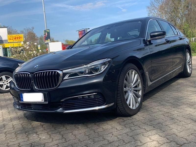 Second-hand BMW 730 265 CP (194 kW) 2016 Gri Berlinǎ