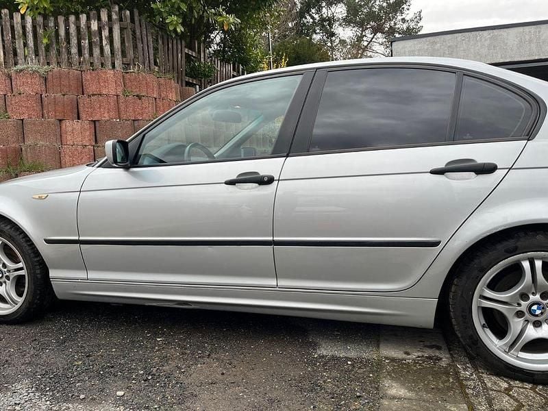Gebraucht BMW 320 150 PS (110 kW) 2002 Silber Limousine