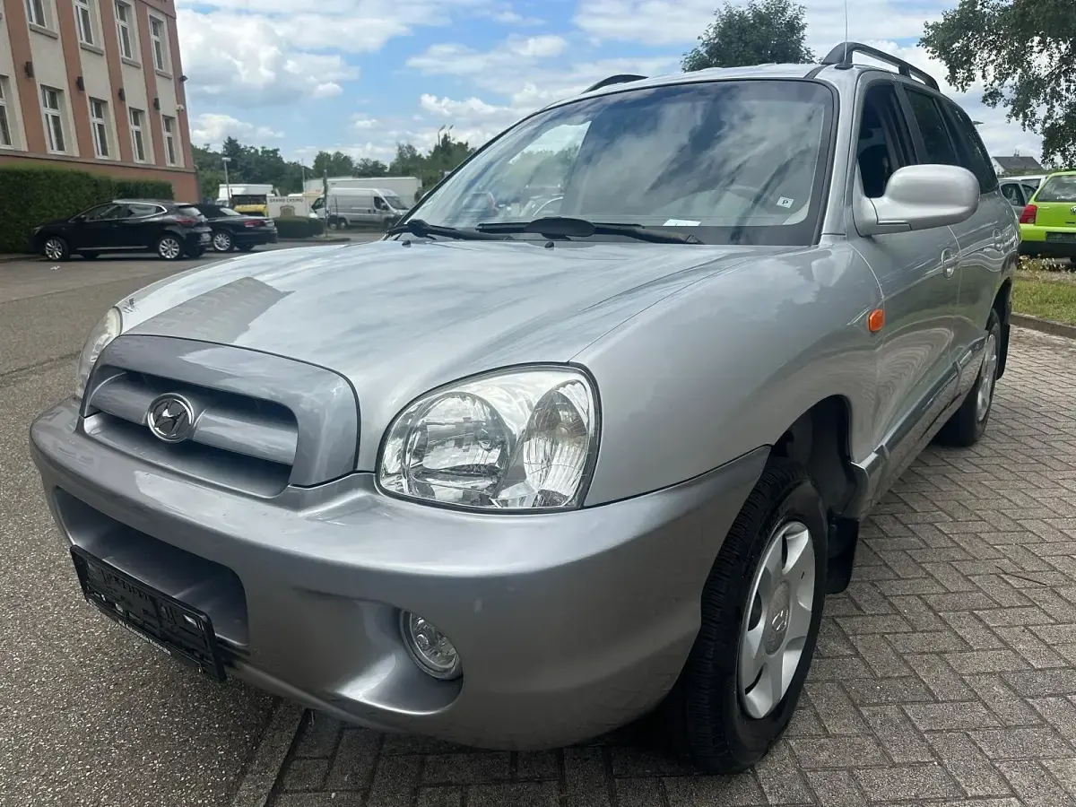 Gebraucht Hyundai Santa Fe 146 PS (107 kW) 2005 Silber SUV