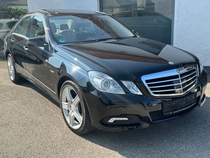 Schwarz Gebraucht 2009 Mercedes E350 Limousine | 12.790 € (Etwas zu teuer) - Bild 1/4
