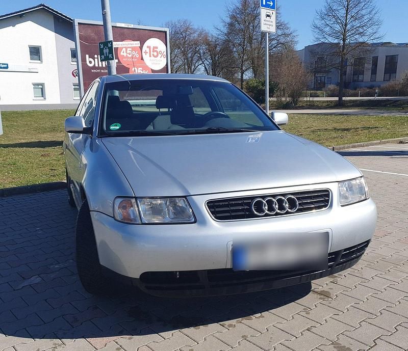 Gebraucht Audi A3 102 PS (75 kW) 1997 Silber Kleinwagen