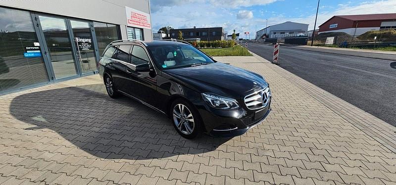 Gebraucht Mercedes E200 Avantgarde 136 PS (100 kW) 2015 Schwarz Kombi