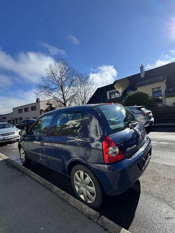 Gebraucht Renault Clio II 75 PS (55 kW) 2007 Limousine