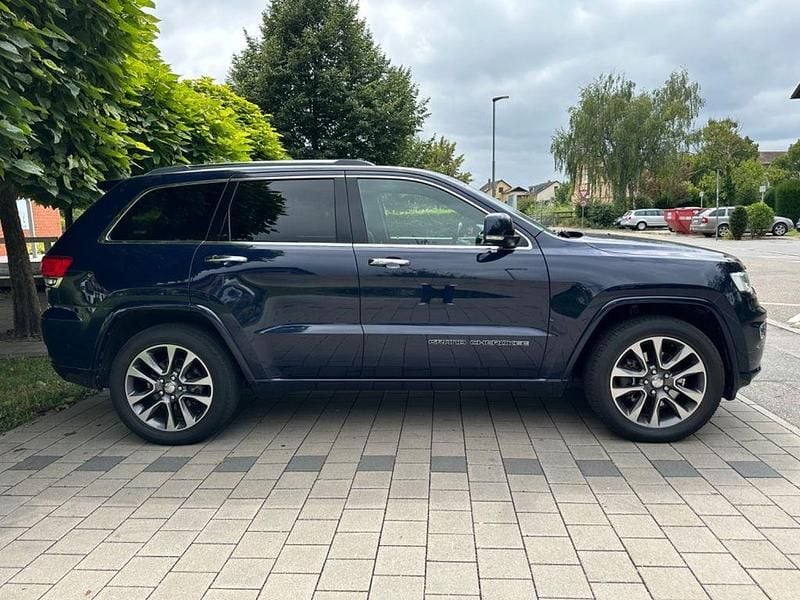 Gebraucht Jeep Grand Cherokee Overland 250 PS (183 kW) 2018 Blau SUV