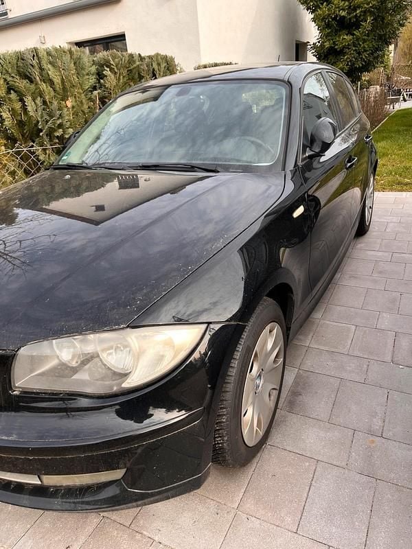 Gebraucht BMW 118 143 PS (105 kW) 2009 Schwarz Kleinwagen