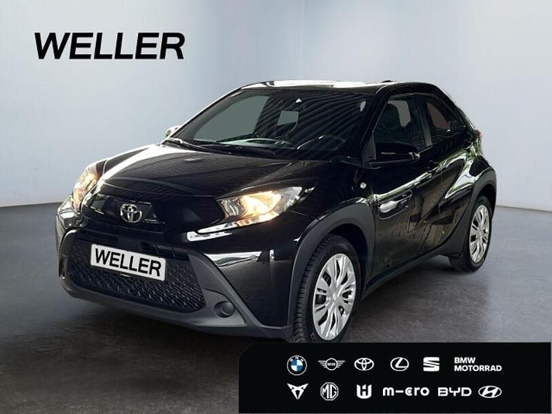 Black mica / ink (schwarz) Neu 2025 Toyota Aygo Kleinwagen | 17.890 € (Fairer Preis) - Bild 1/3