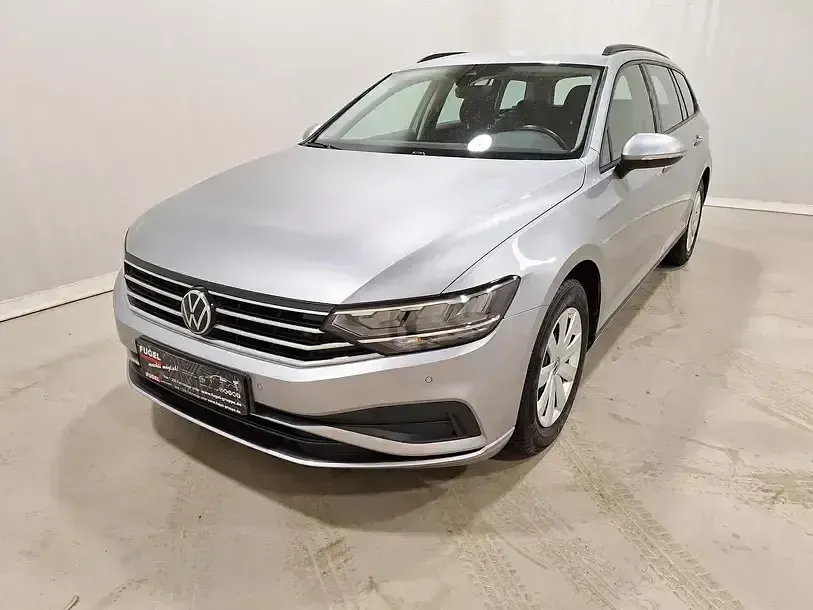 Usata VW Passat Conceptline 150 CV (110 kW) 2022 Argento Station wagon
