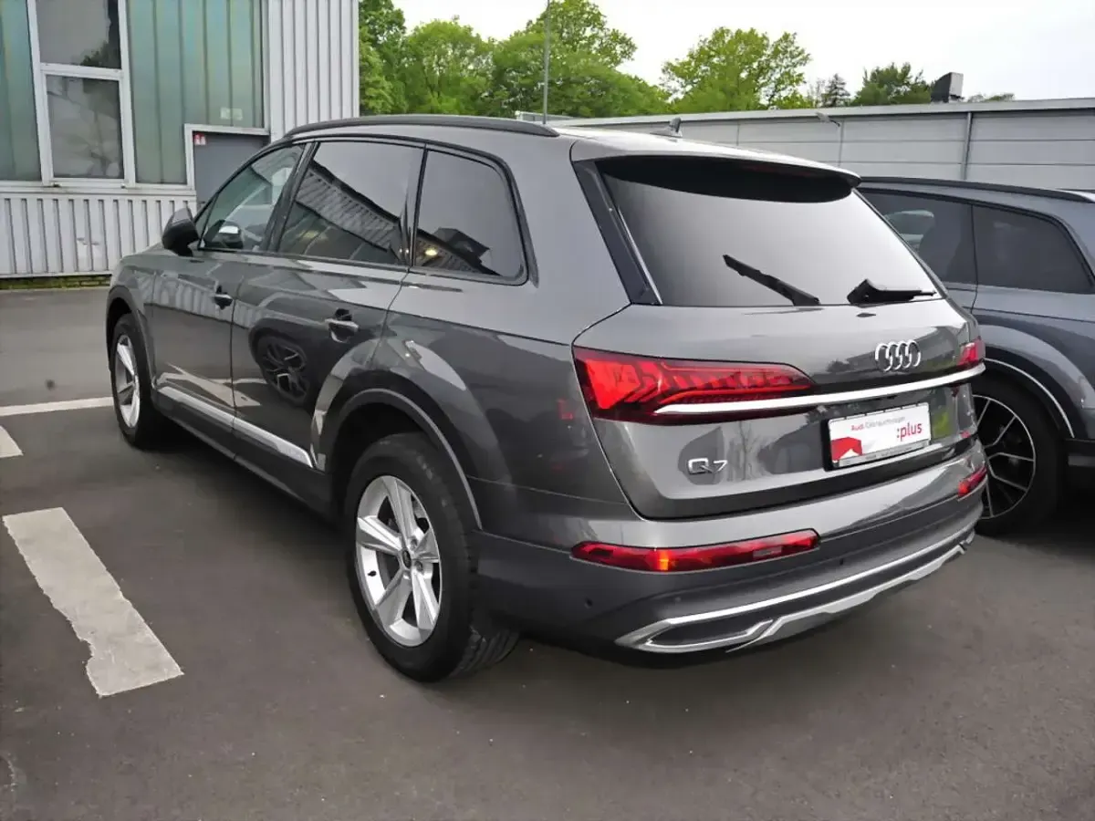 Gebraucht Audi Q7 Ambiente 286 PS (210 kW) 2022 Samuraigrau metallic SUV