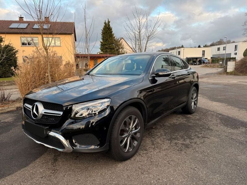 Schwarz Gebraucht 2017 Mercedes GLC250 Coupé | 31.800 € (Fairer Preis) - Bild 1/4