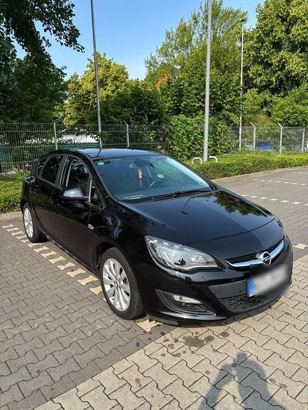 Schwarz Gebraucht 2015 Opel Astra Exklusiv Kombi | 7.100 € (Guter Preis) - Bild 1/4