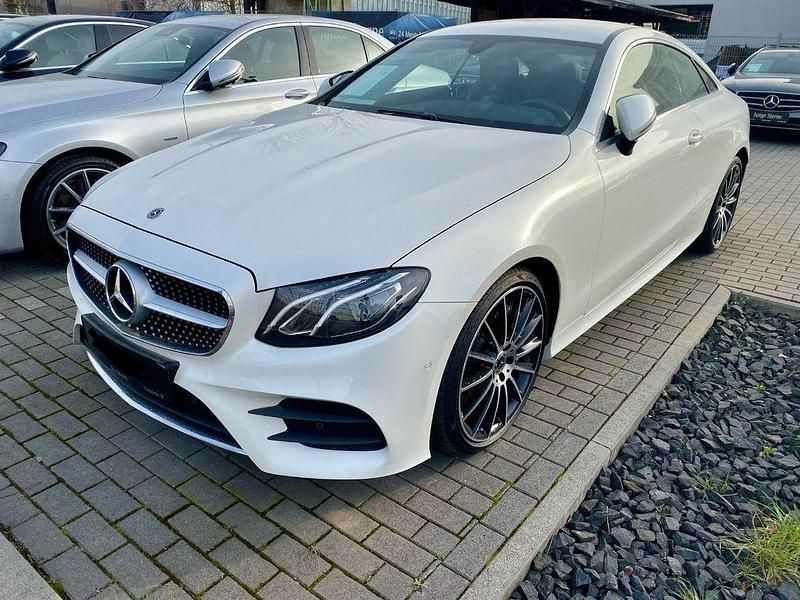 Gebraucht Mercedes E300 245 PS (180 kW) 2019 Weiß Coupé
