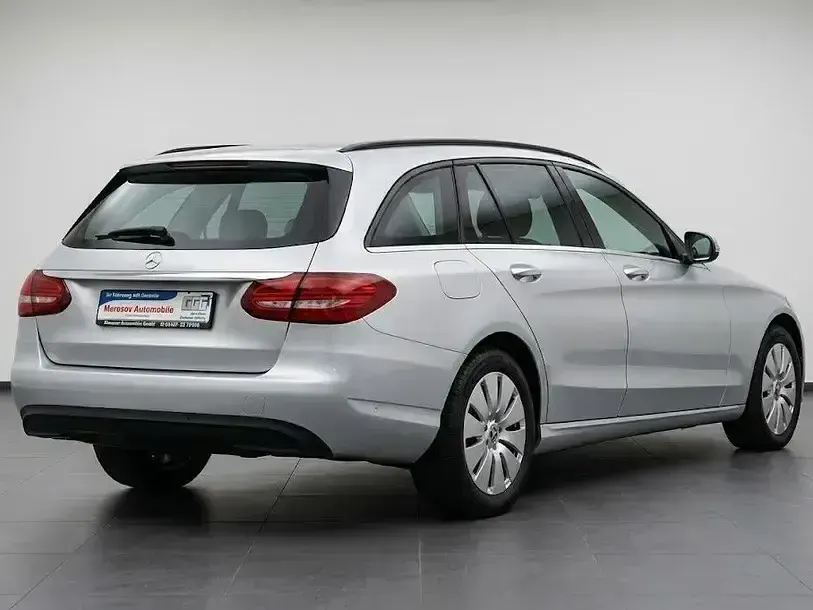 Gebraucht Mercedes C220 Business 194 PS (142 kW) 2019 Iridiumsilber metallic (metallic) Kombi