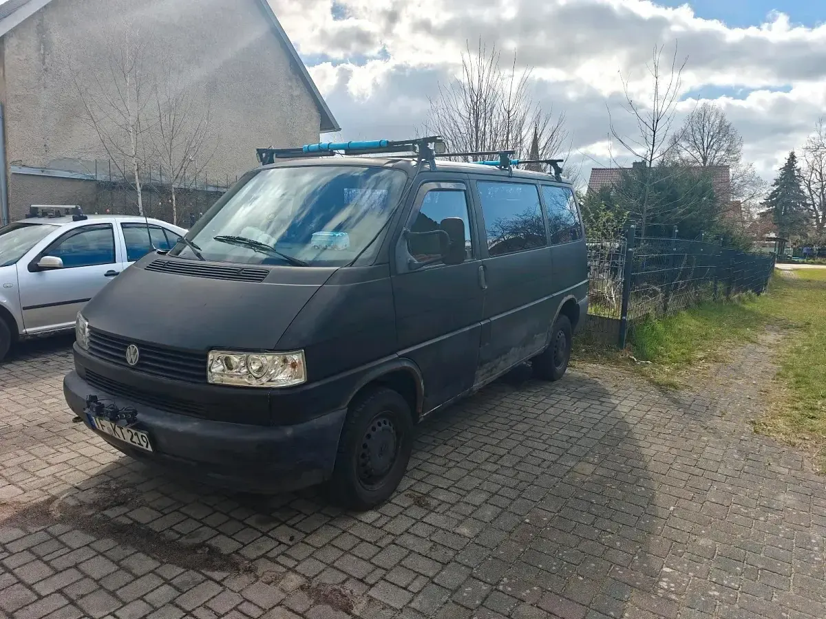 Gebraucht VW T4 68 PS (50 kW) 1996 Schwarz Van