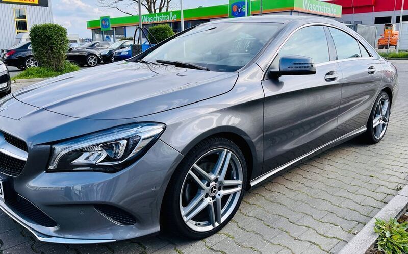 Grau Gebraucht 2018 Mercedes CLA180 Limousine | 18.500 € (Fairer Preis) - Bild 1/4