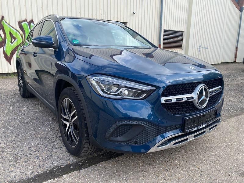 Gebraucht Mercedes GLA200 Progressive 169 PS (124 kW) 2020 Blau SUV