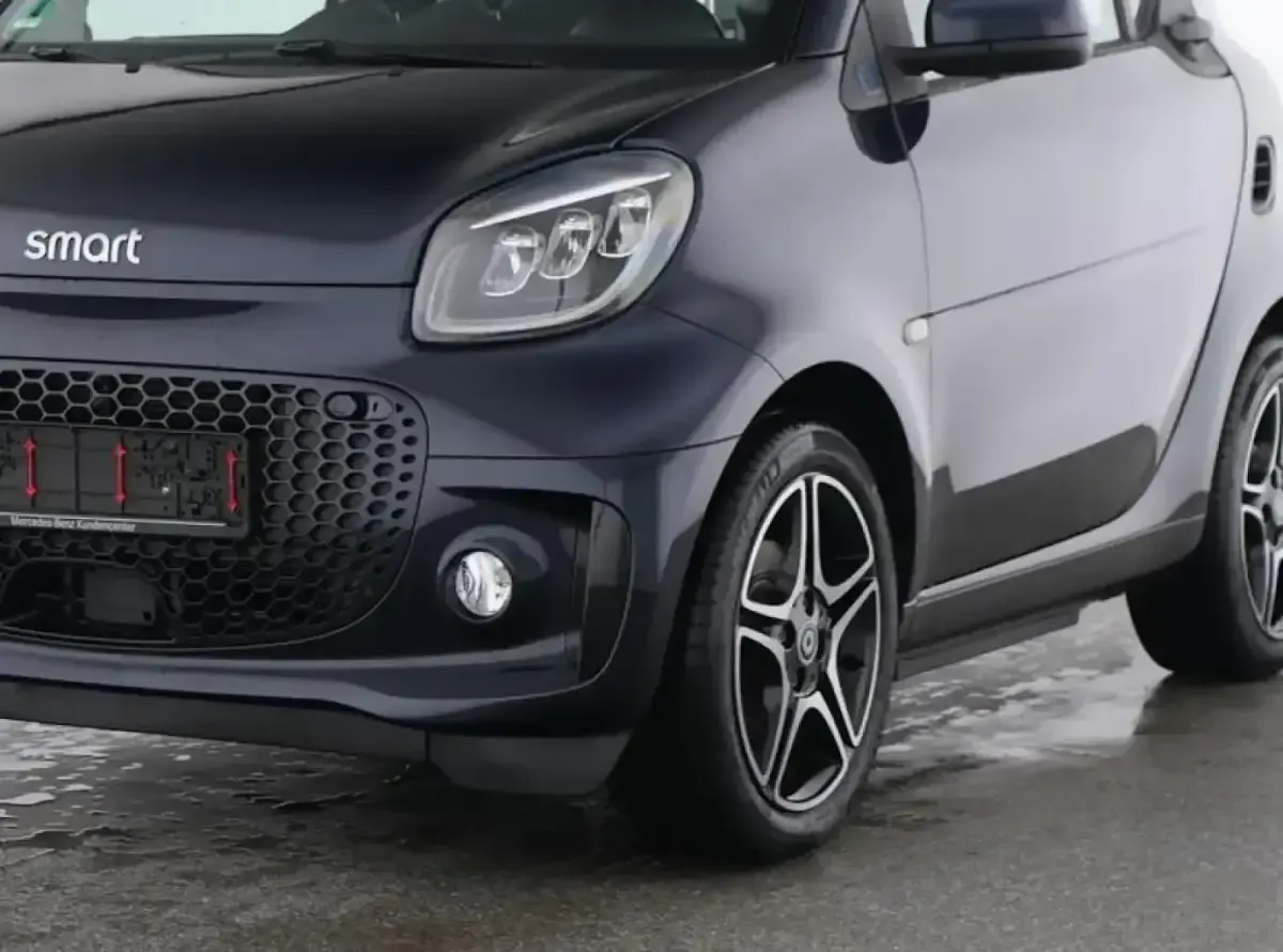 Gebraucht Smart ForTwo Coupé Prime Exclusive 60 kW (82 PS) 2024 Sapphire blue metallic Coupé
