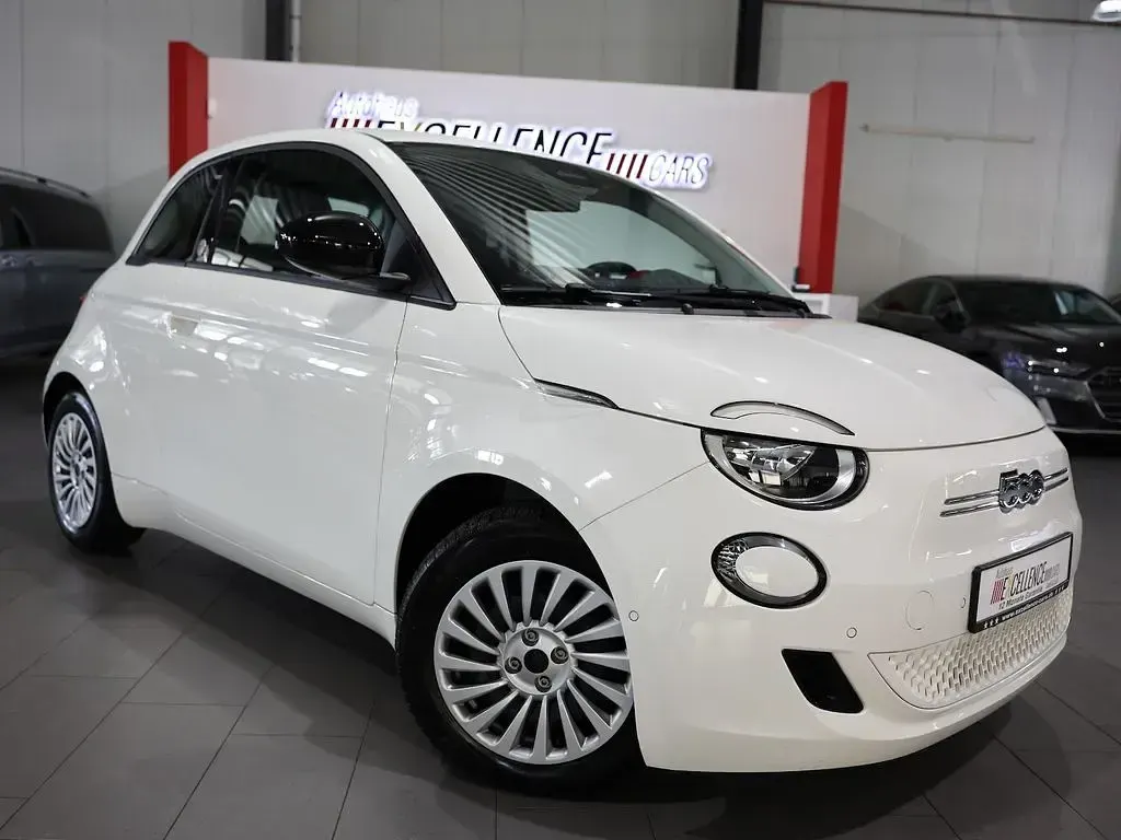 Gebraucht Fiat 500e Red 69 kW (95 PS) 2025 Weiß Kleinwagen