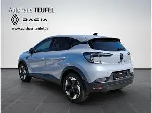 Neu Renault Captur 116 PS (85 kW) 2025 Grau (rafalgrau) SUV