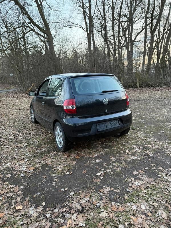 Second-hand VW Fox 54 CP (39 kW) 2004 Negru Hatchback
