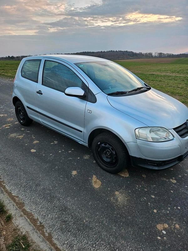 Gebraucht VW Fox Basis 55 PS (40 kW) 2007 Silber Kleinwagen