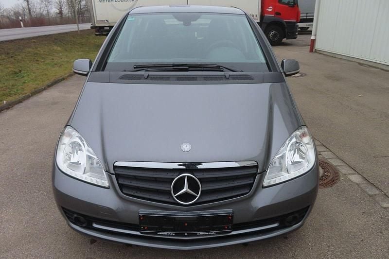 Gebraucht Mercedes A160 82 PS (60 kW) 2011 Grau Kleinwagen