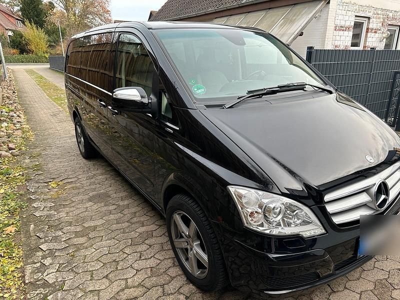 Schwarz Gebraucht 2011 Mercedes Viano Edition Van / Kleinbus | 19.700 € (Fairer Preis) - Bild 1/4