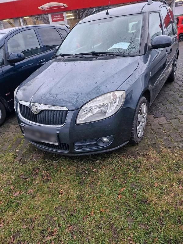 Grau Gebraucht 2009 Skoda Roomster Van / Kleinbus | 4.390 € (Etwas zu teuer) - Bild 1/4