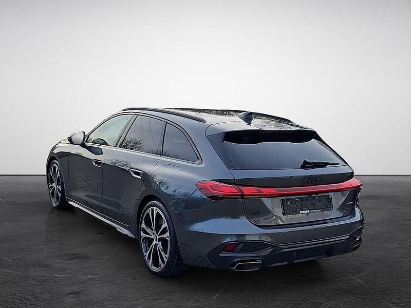 Neu Audi A5 Ambiente 367 PS (269 kW) 2025 Grau (daytonagrau perleffekt) Kombi