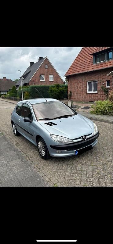 Blau Gebraucht 2004 Peugeot 206 Kleinwagen | 1.350 € (Fairer Preis) - Bild 1/4