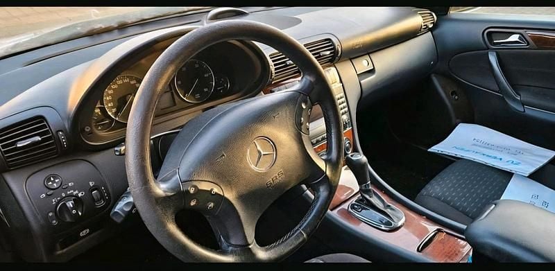 Gebraucht Mercedes C220 150 PS (110 kW) 2006 Silber Kombi