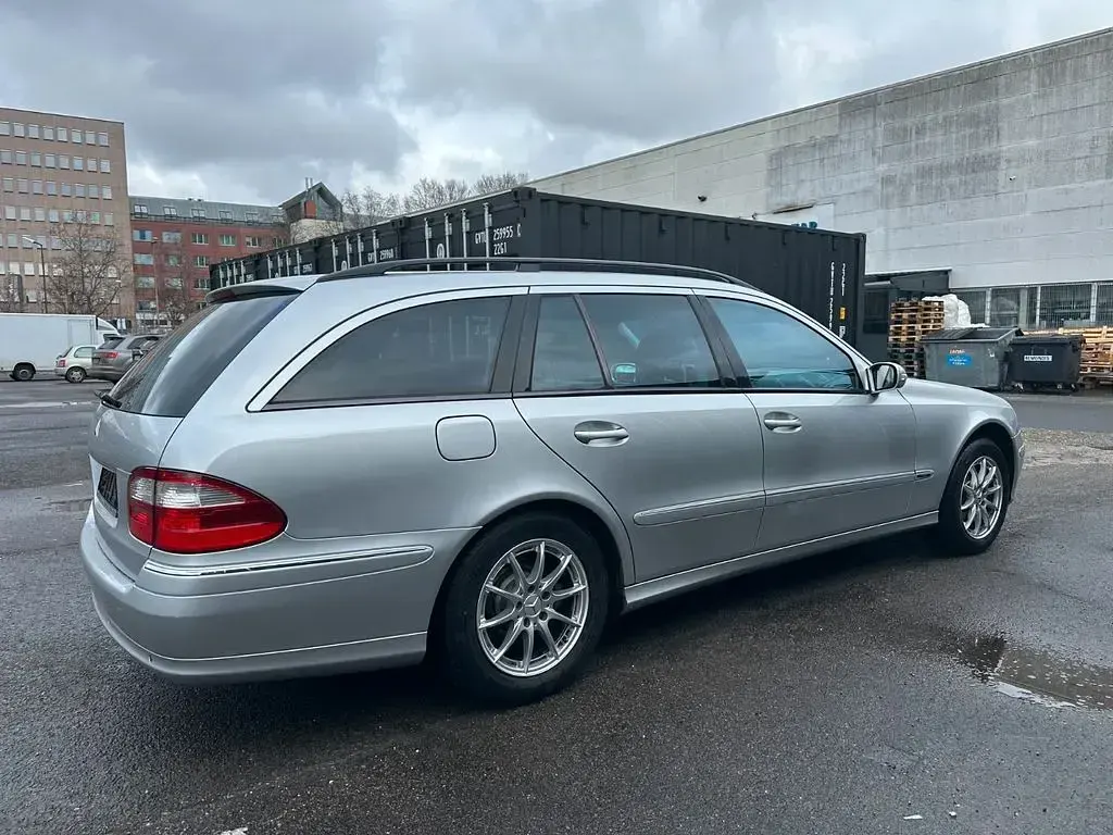 Gebraucht Mercedes E200 Avantgarde 163 PS (119 kW) 2004 Silber Limousine