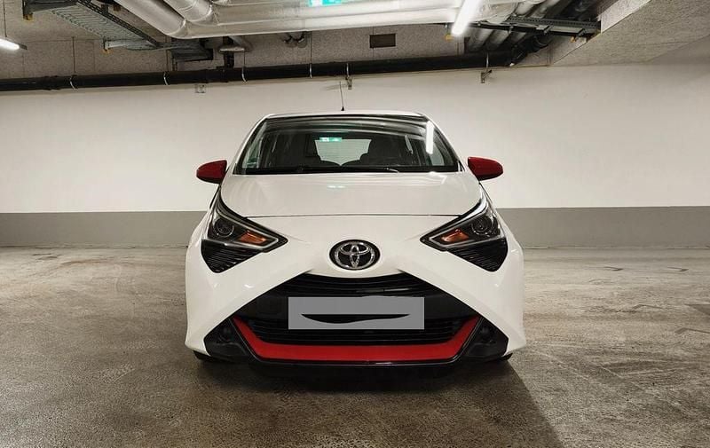 Gebraucht Toyota Aygo 72 PS (52 kW) 2018 Weiß Kleinwagen
