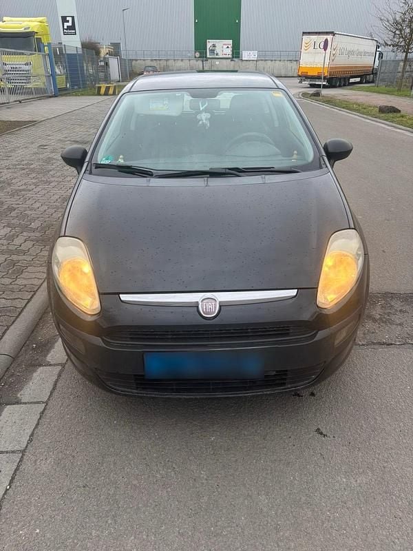 Gebraucht Fiat Punto 65 PS (47 kW) 2011 Schwarz Kleinwagen