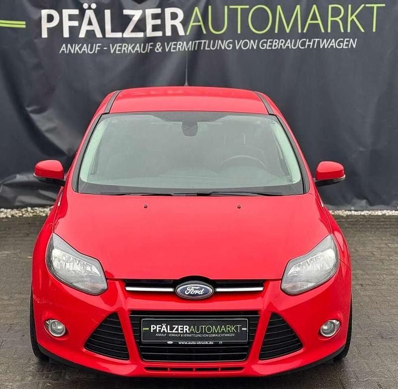 Gebraucht Ford Focus Sport 125 PS (91 kW) 2012 Coloradorot Kleinwagen