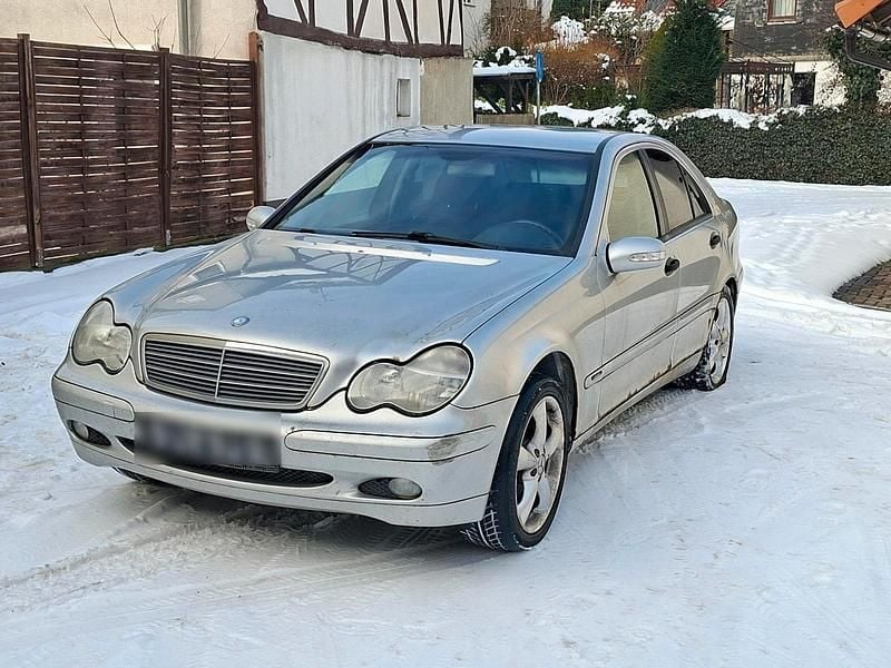 Silber Gebraucht 2001 Mercedes C180 Limousine | 1.200 € (Superpreis) - Bild 1/4